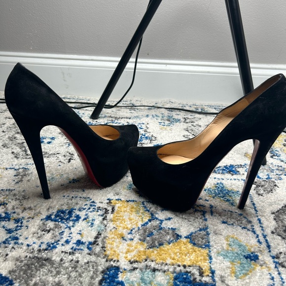 Christian Louis Vuitton black & red platform heels - Picture 3 of 7